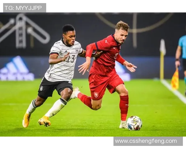 昨晚足球精彩回顾:激战四场比分揭晓球员表现引热议 昨晚足球精彩回顾:激战四场比分揭晓球员表现引热议